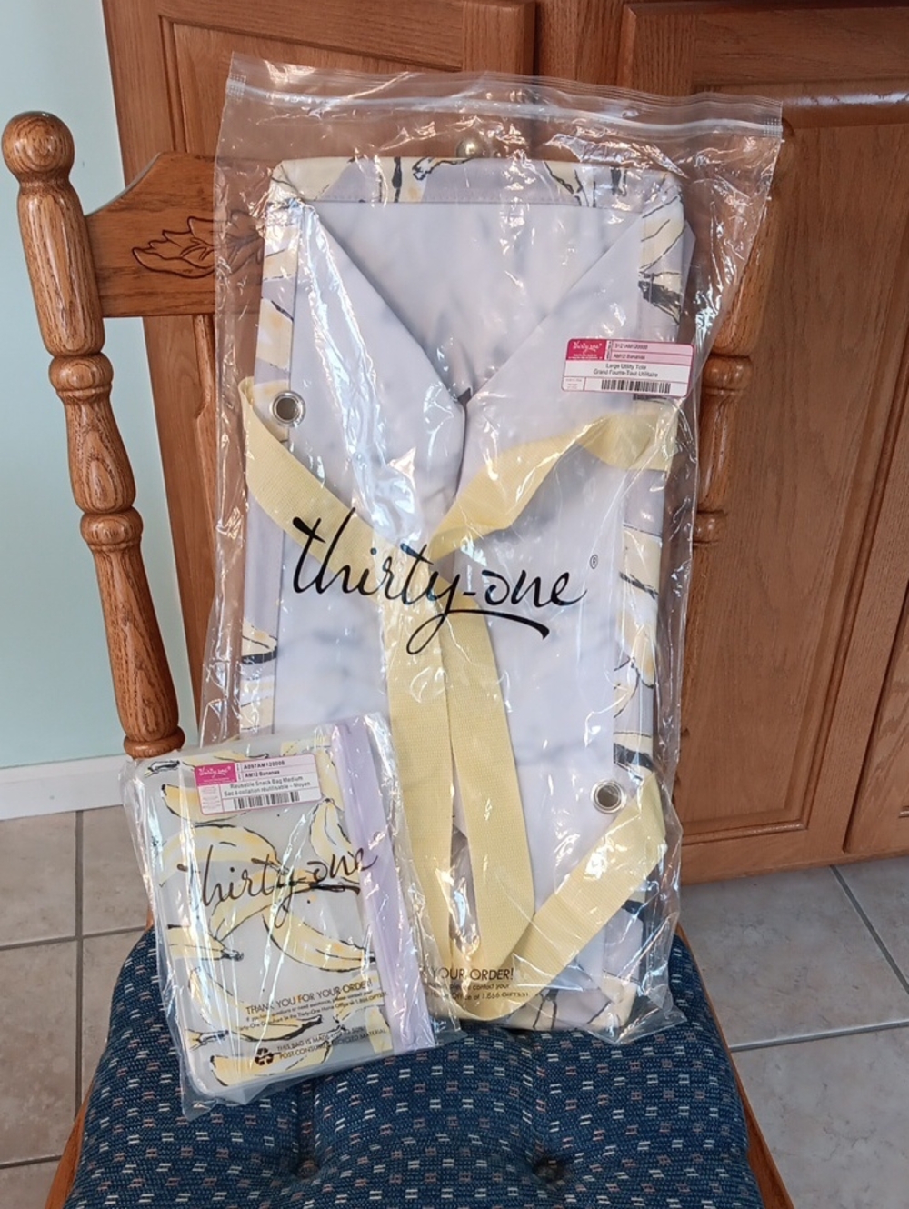 Thirty- One Large Utility Tote.  BANANAS. New In Bag With Bonus Bananas Reusable